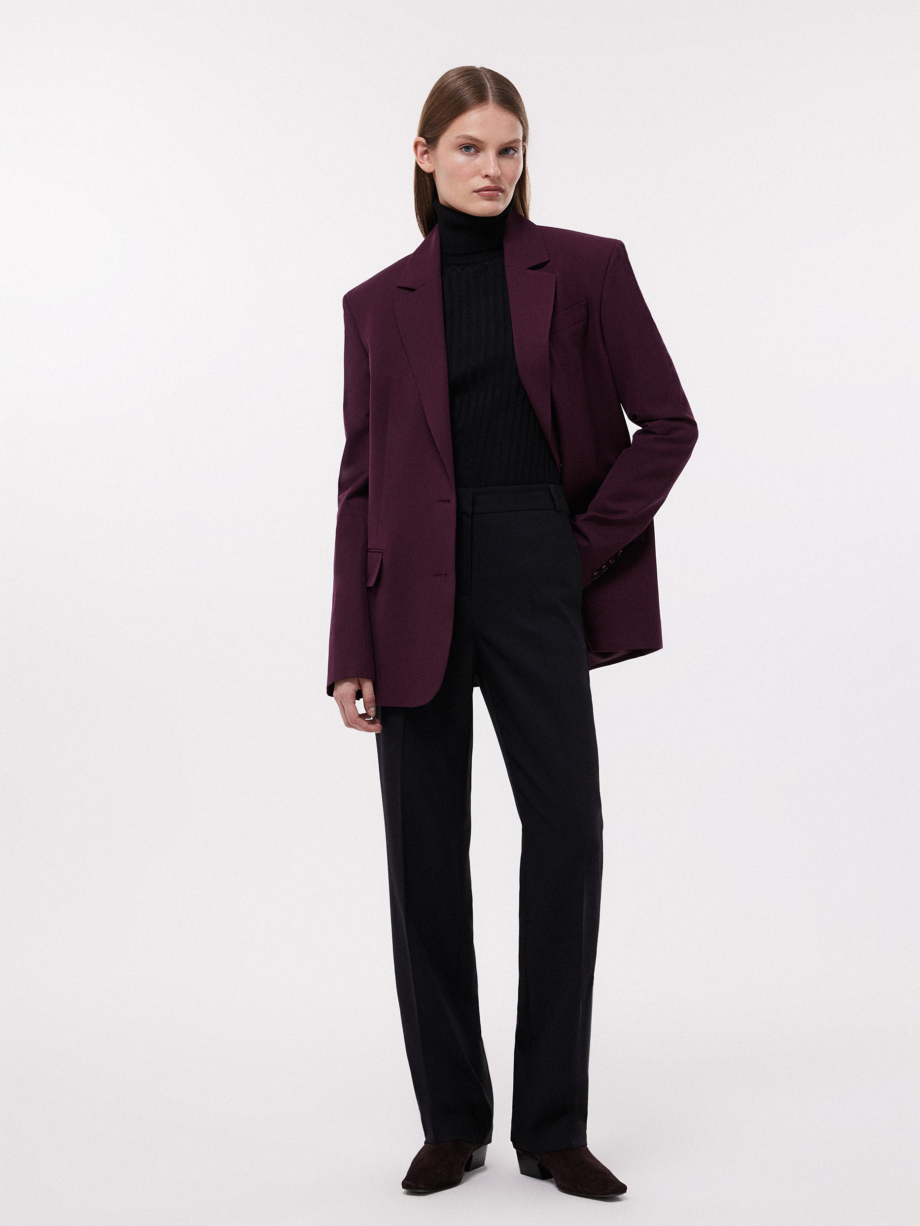 Зауженные брюки со стрелками