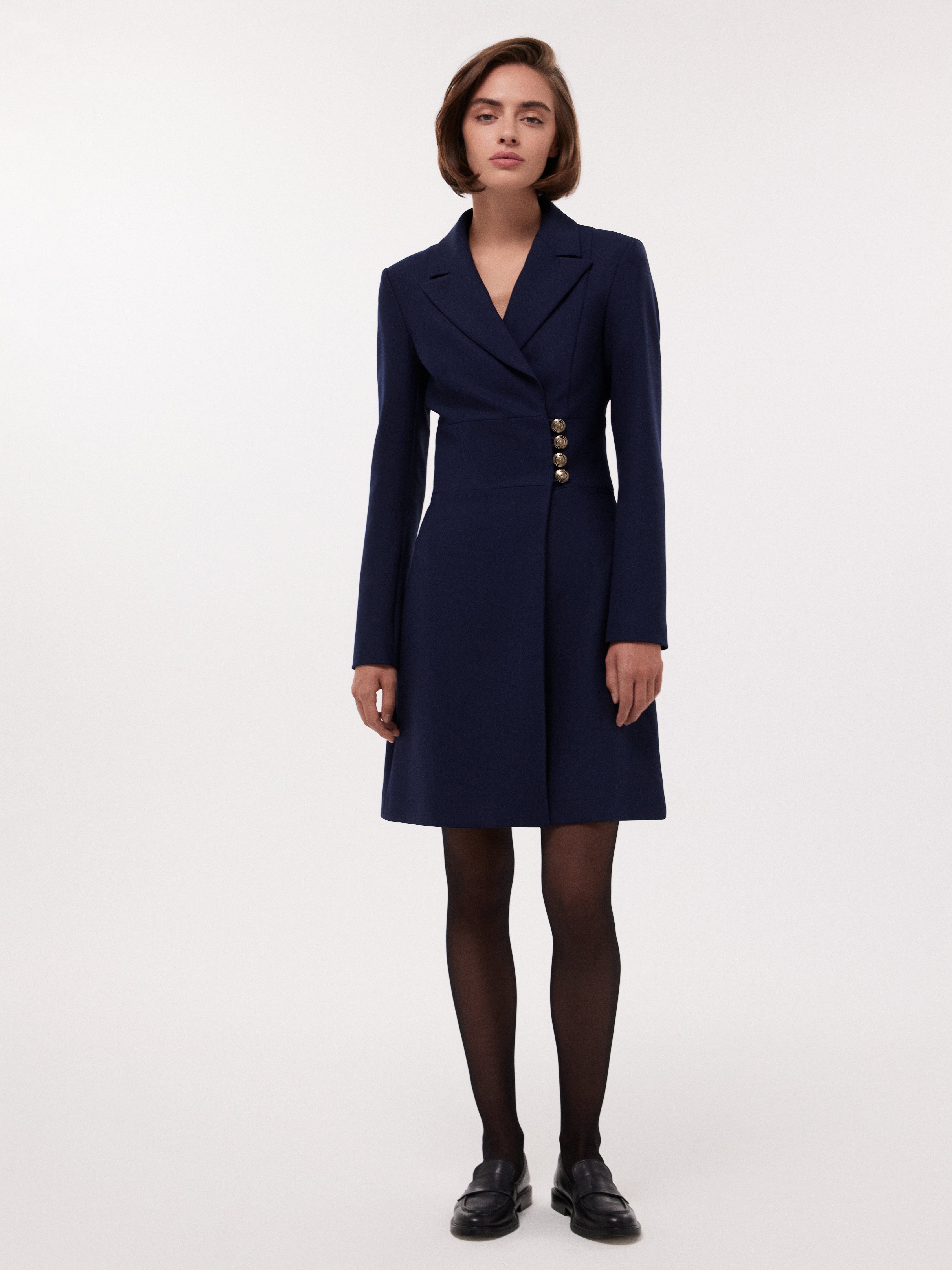 Платье на запах с акцентной талией