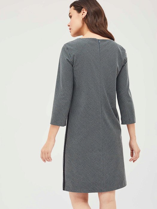 Платье в клетку прямого силуэта: фото №3