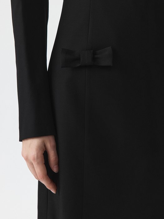 Классическое приталенное платье: фото №3