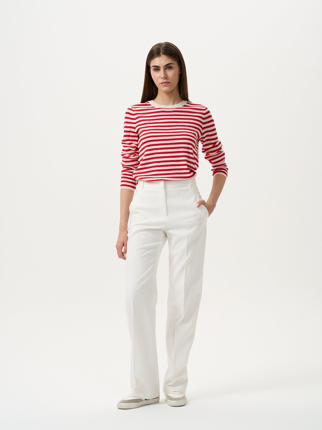 Классические брюки с высокой посадкой: фото №1