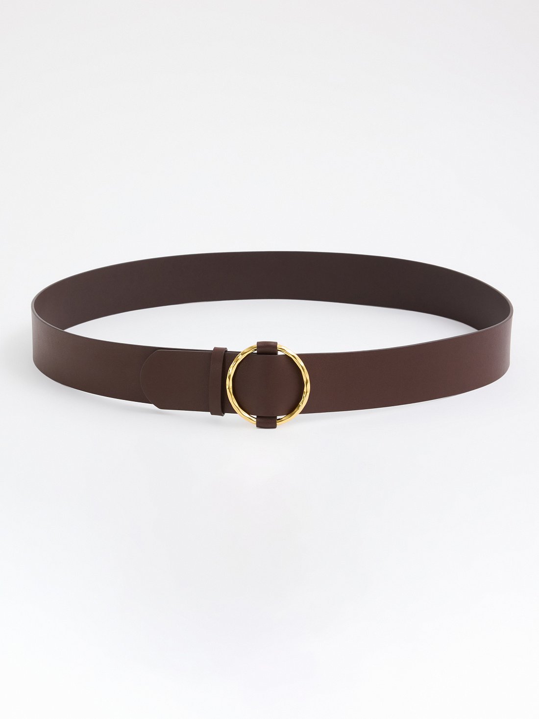 Кожаный ремень с круглой пряжкой: фото №1