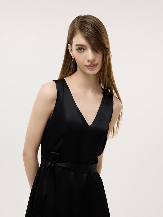 Атласное платье с асимметричной юбкой: фото №2