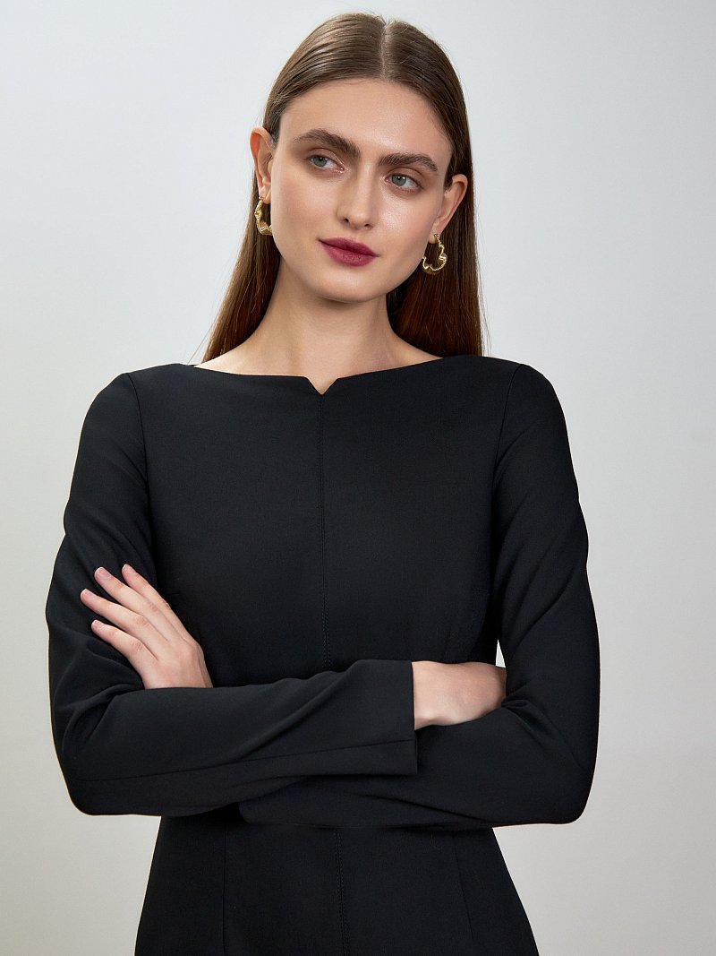 Платье-мини с длинными рукавами