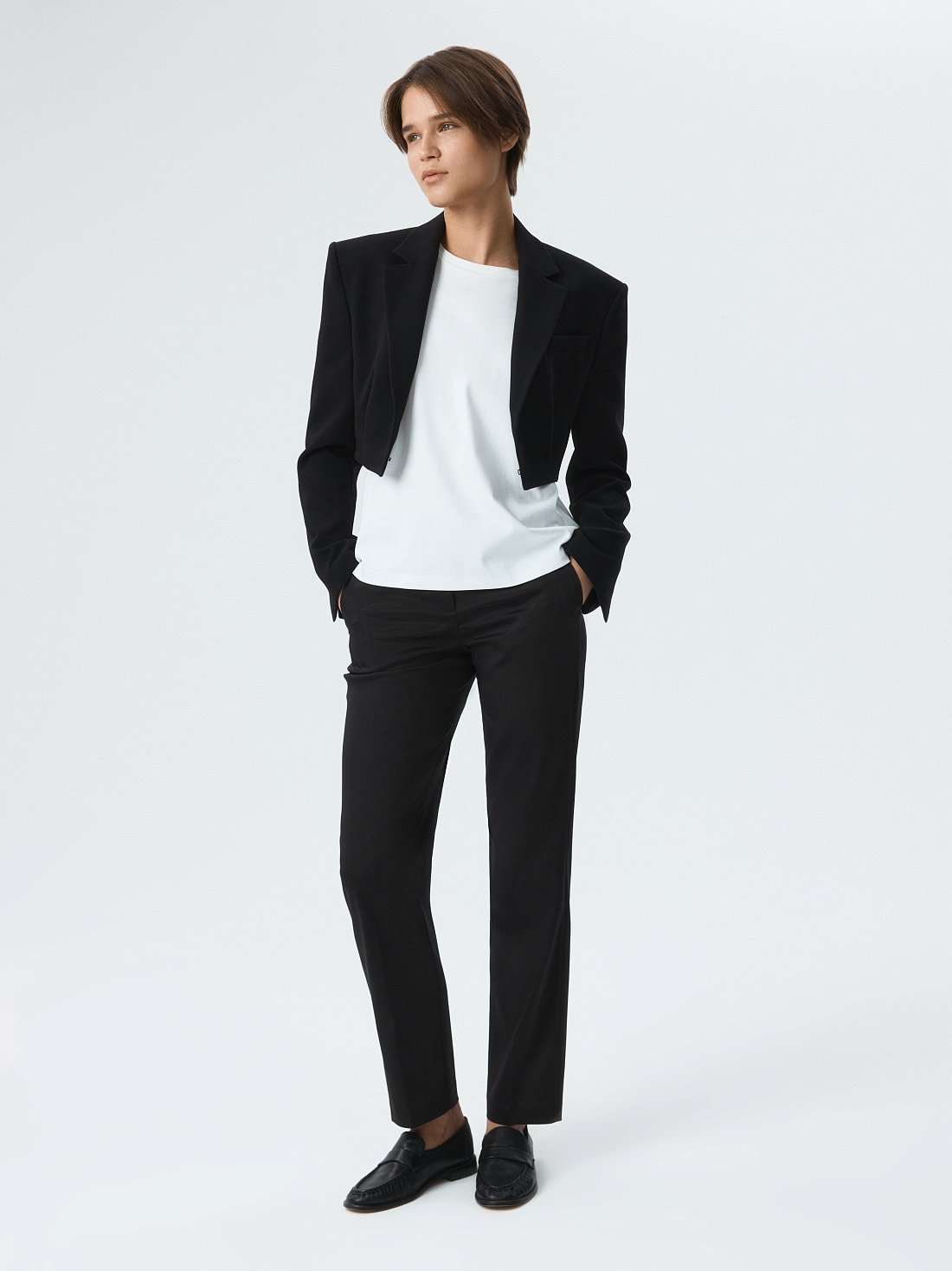 Зауженные брюки со стрелками: фото №1