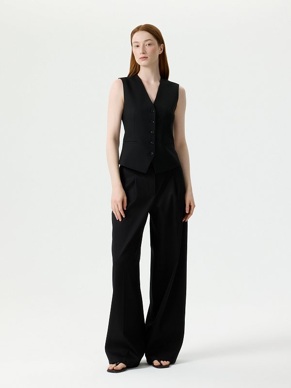 Костюмный жилет