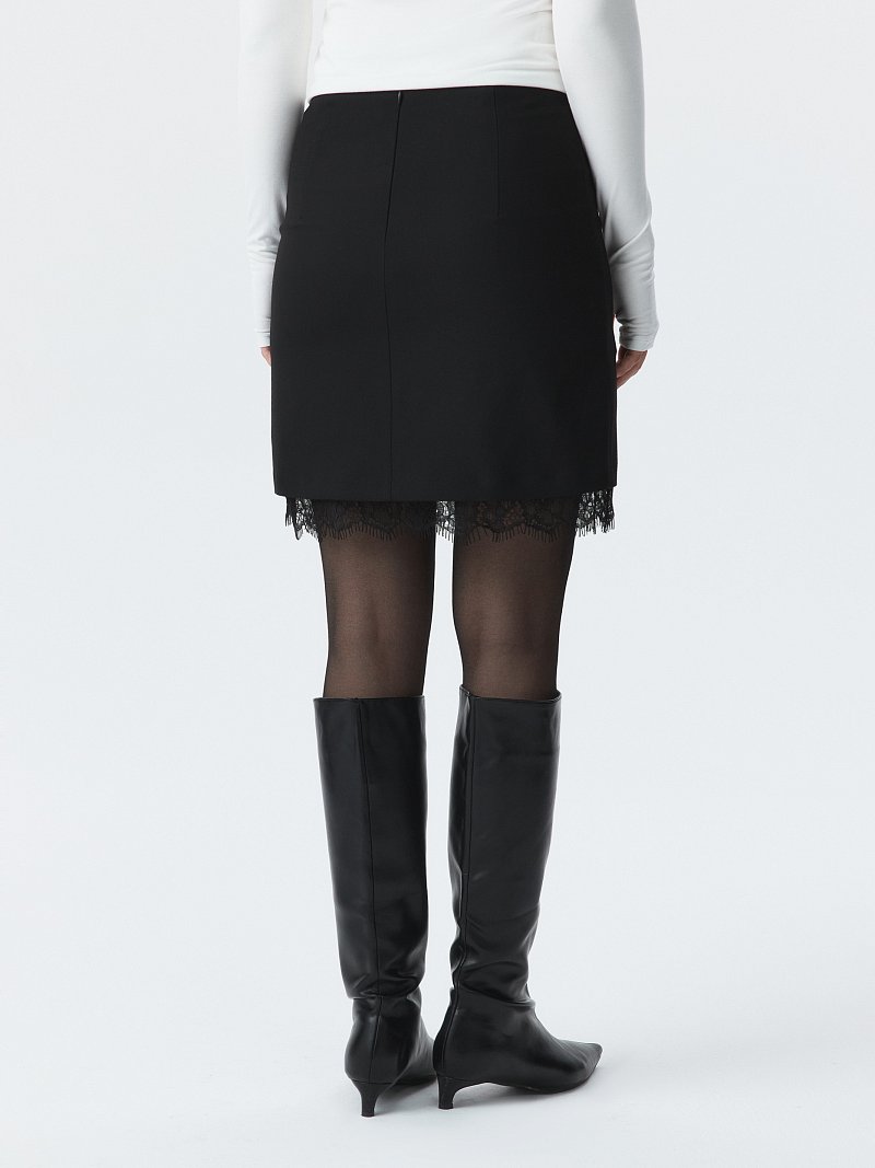 Мини-юбка с кружевом