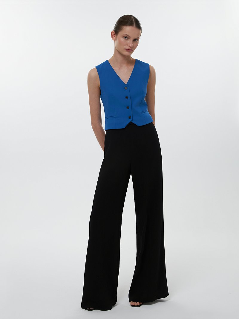 Жилет приталенный