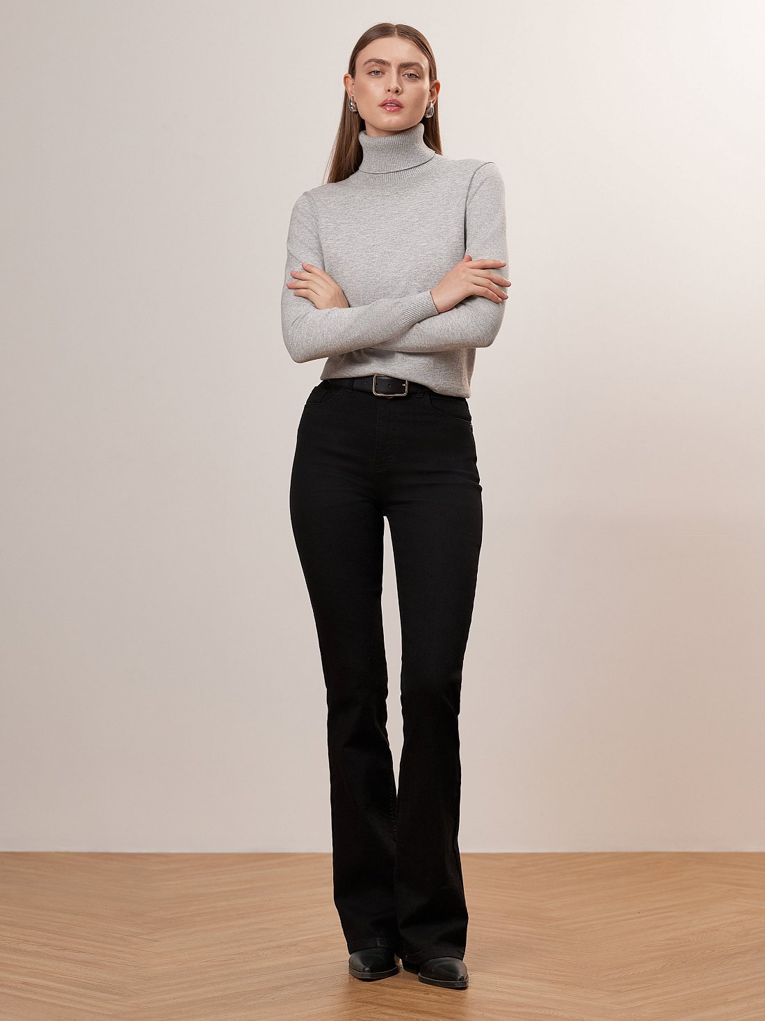 Джинсы расклешенного кроя: фото №1