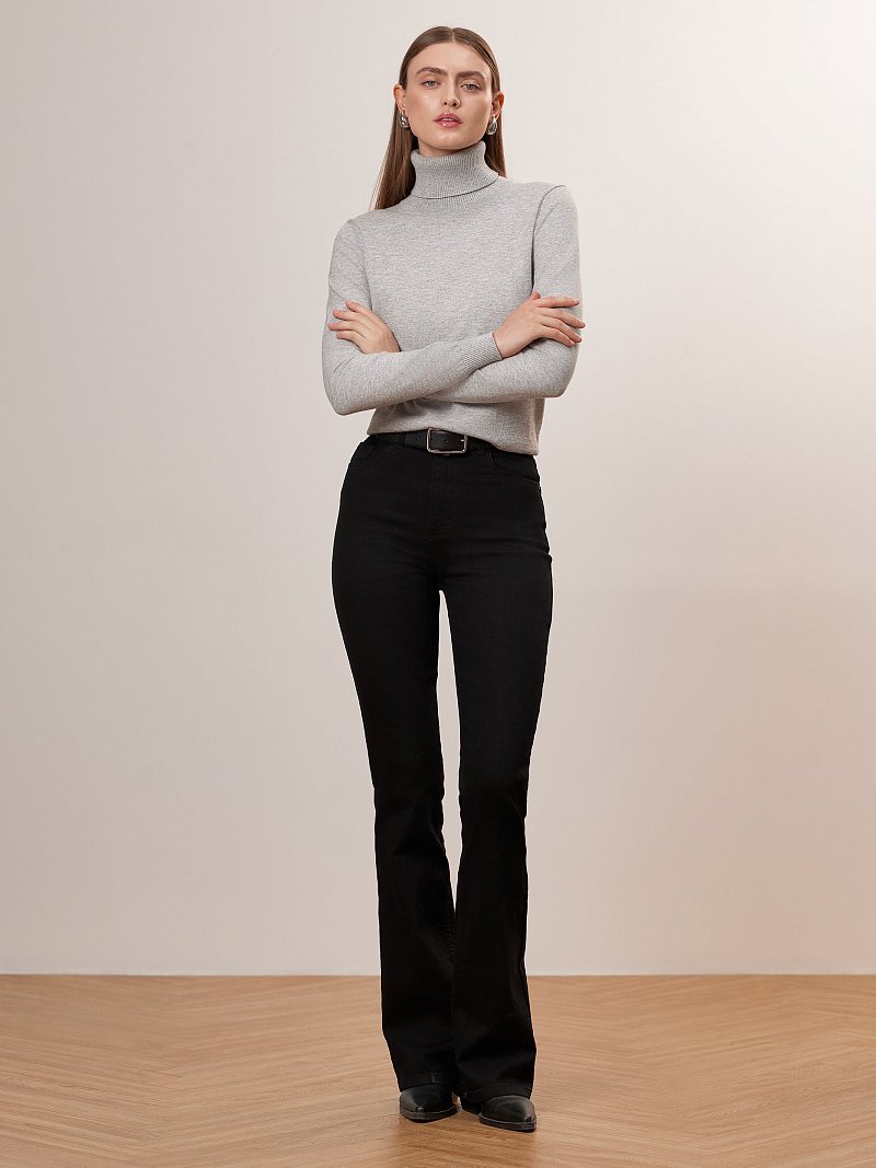 Джинсы расклешенного кроя