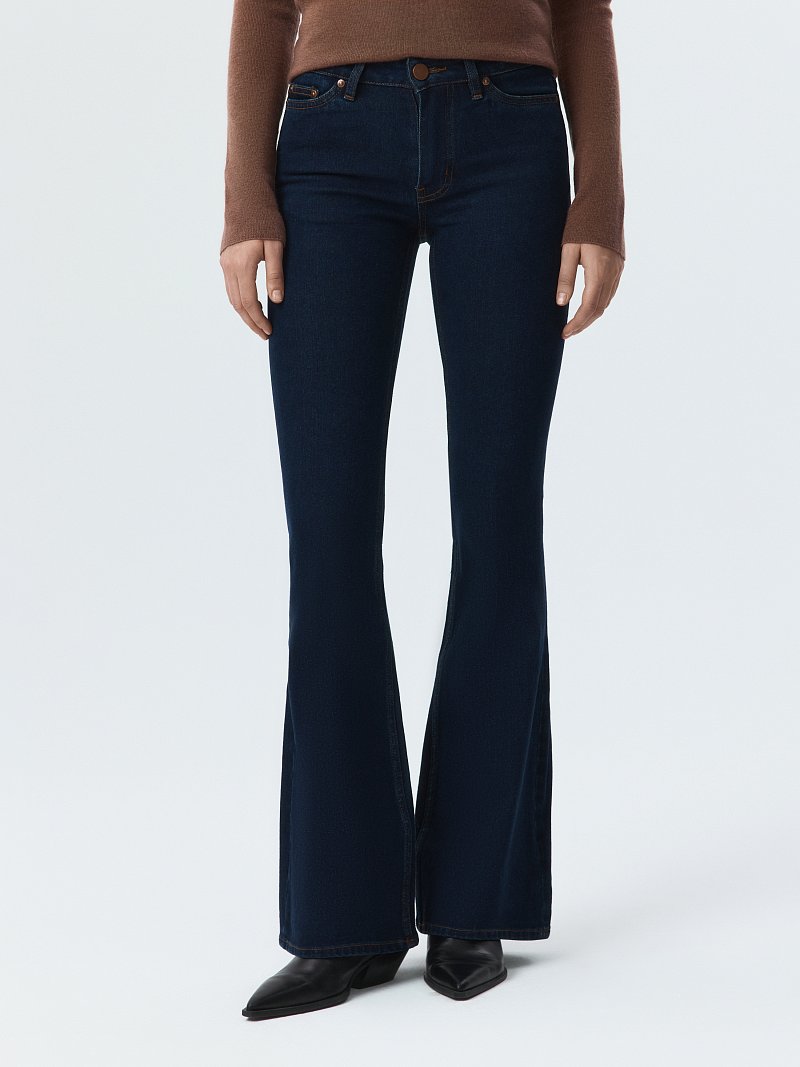 Джинсы-клеш с низкой посадкой