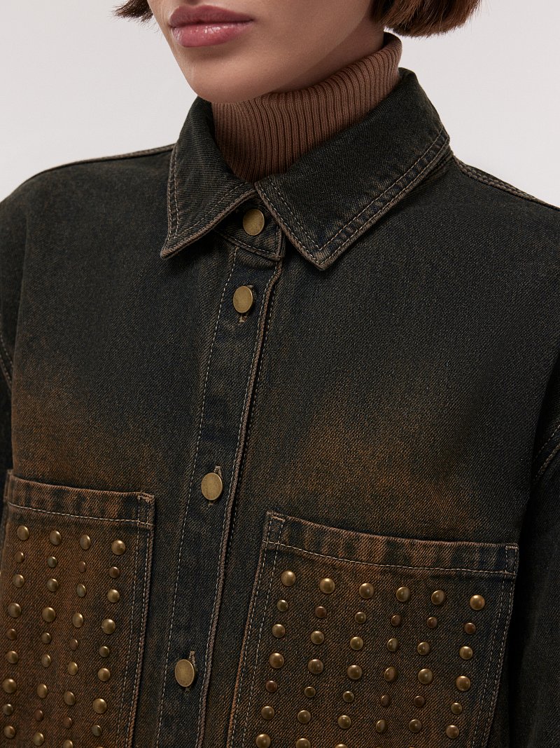 Джинсовая рубашка с клепками