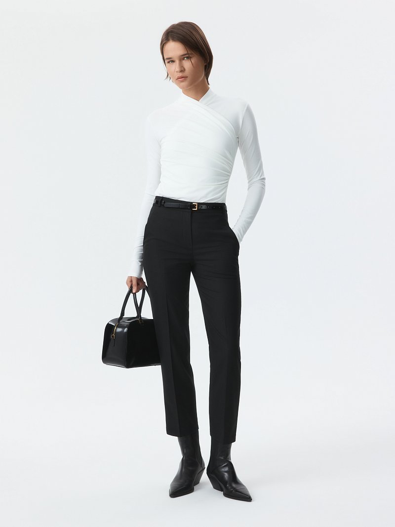 Укороченные брюки зауженного кроя