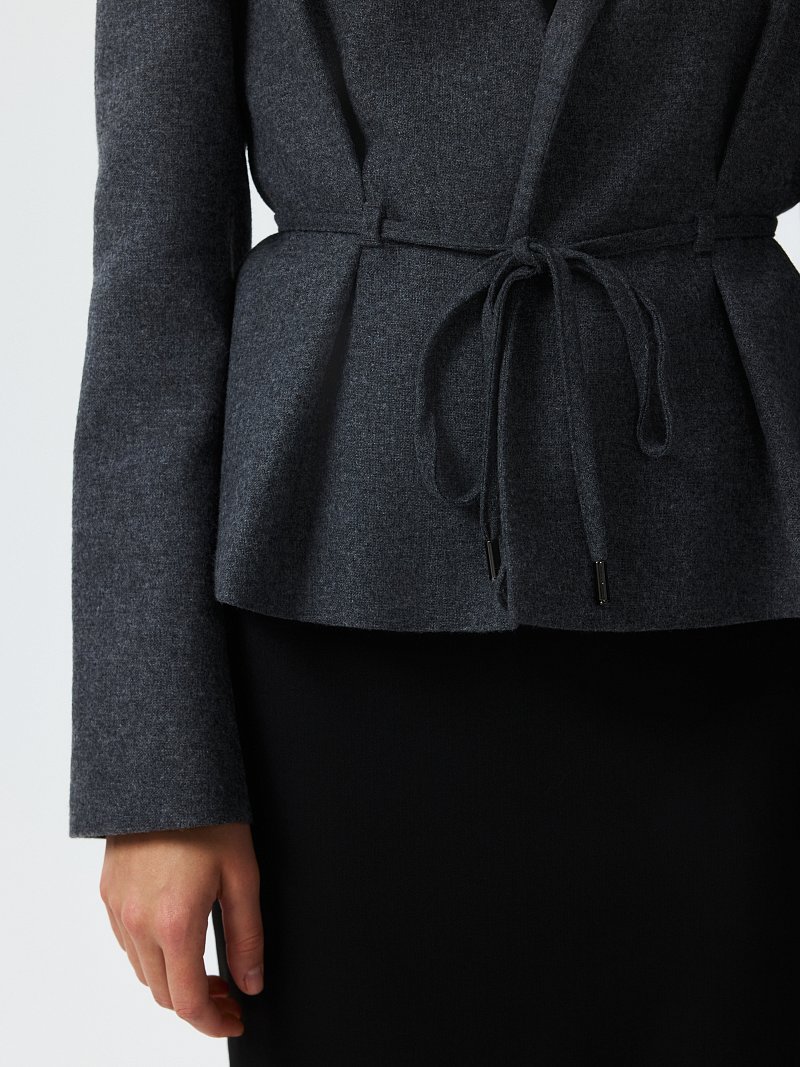 Жакет из фланели с поясом