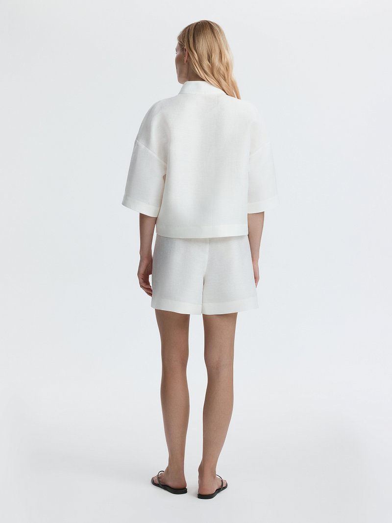 Льняной костюм с шортами