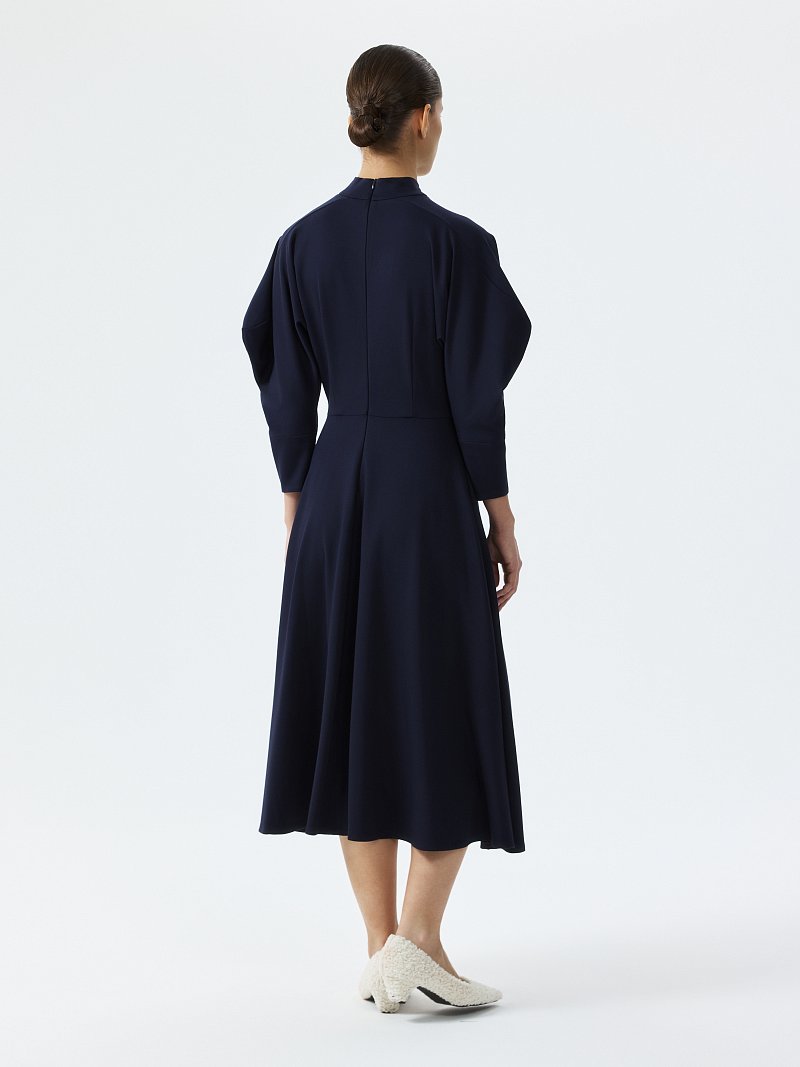 Расклешенное платье из трикотажа