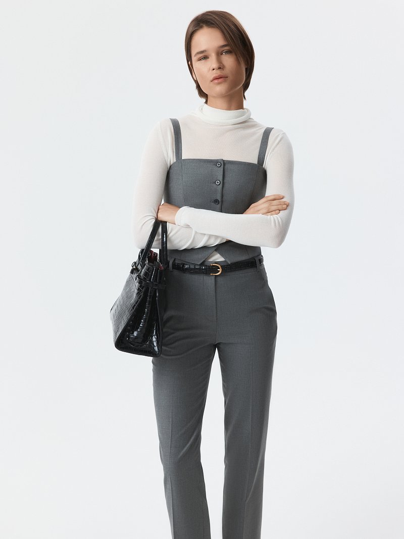 Зауженные брюки со стрелками