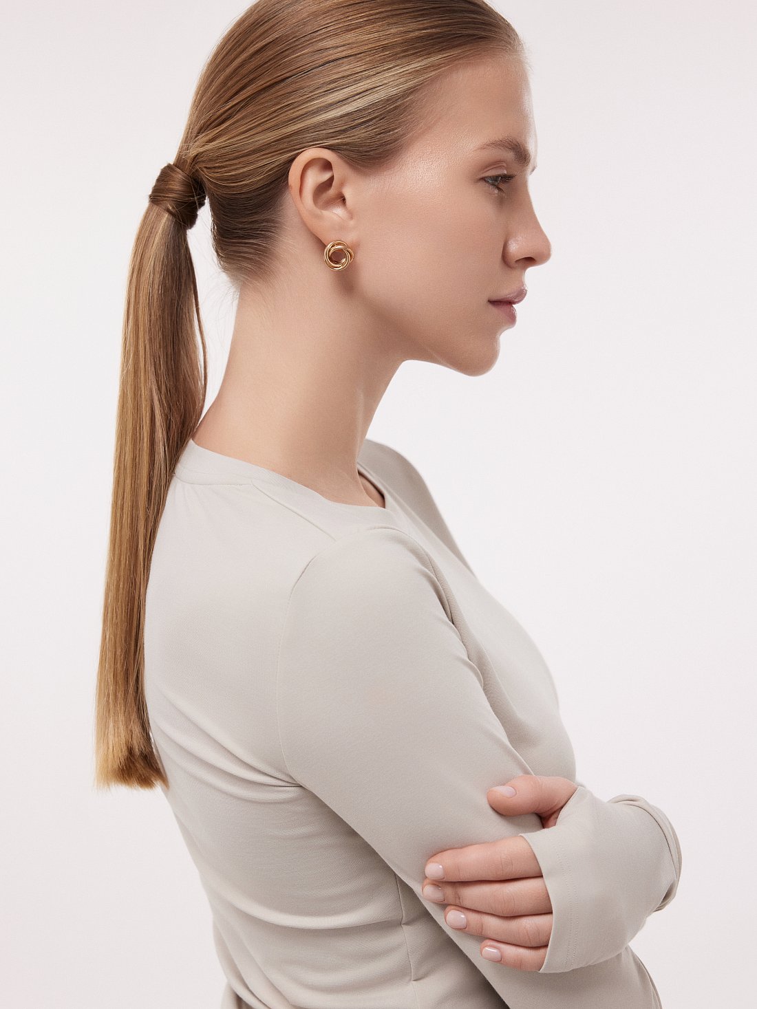 Облегающий лонгслив с вырезом для пальца: фото №1