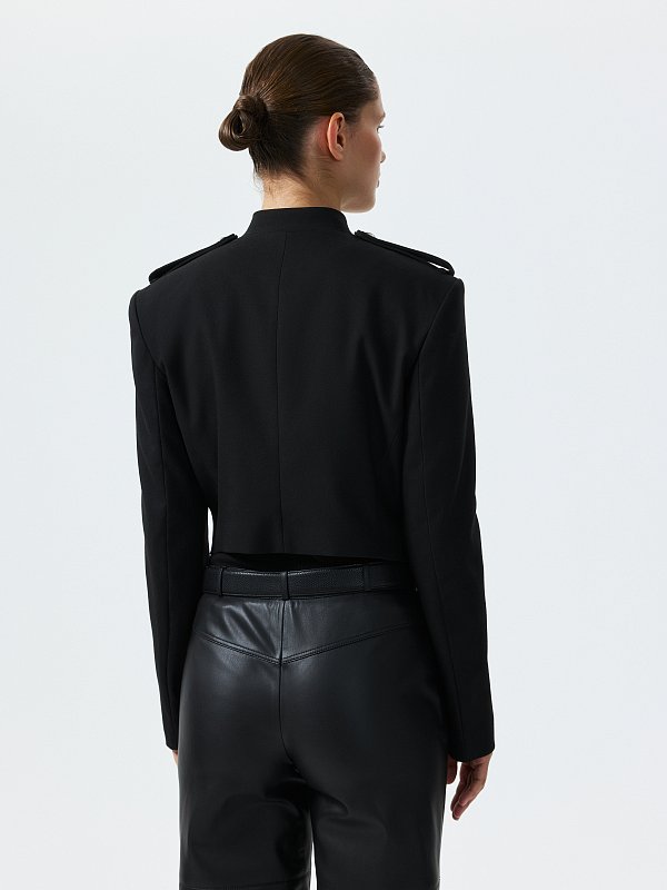 Укороченный жакет со стойкой