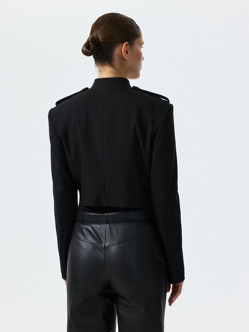 Укороченный жакет со стойкой