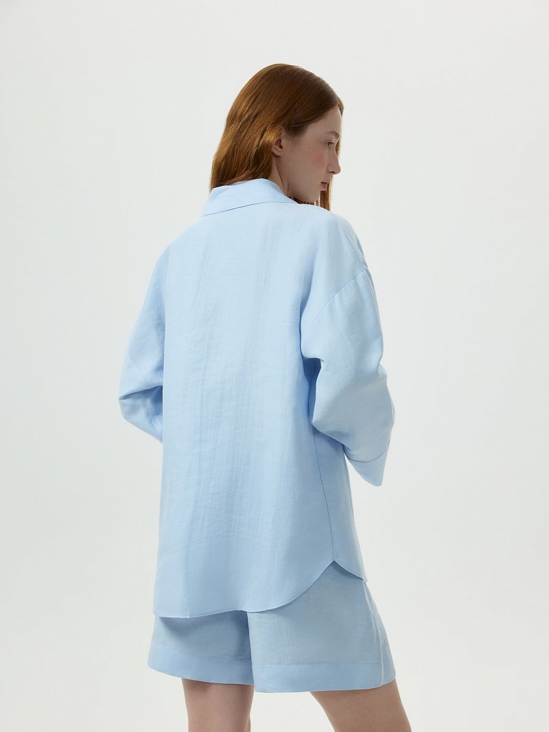 Костюм с рубашкой и шортами