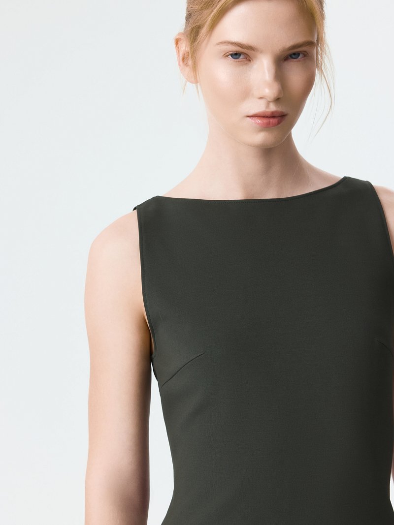 Трикотажное платье-мини с пончо