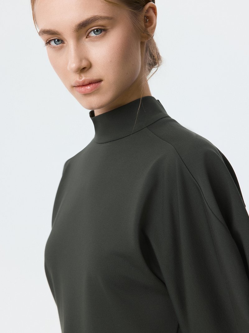 Лонгслив с объемными рукавами 3/4