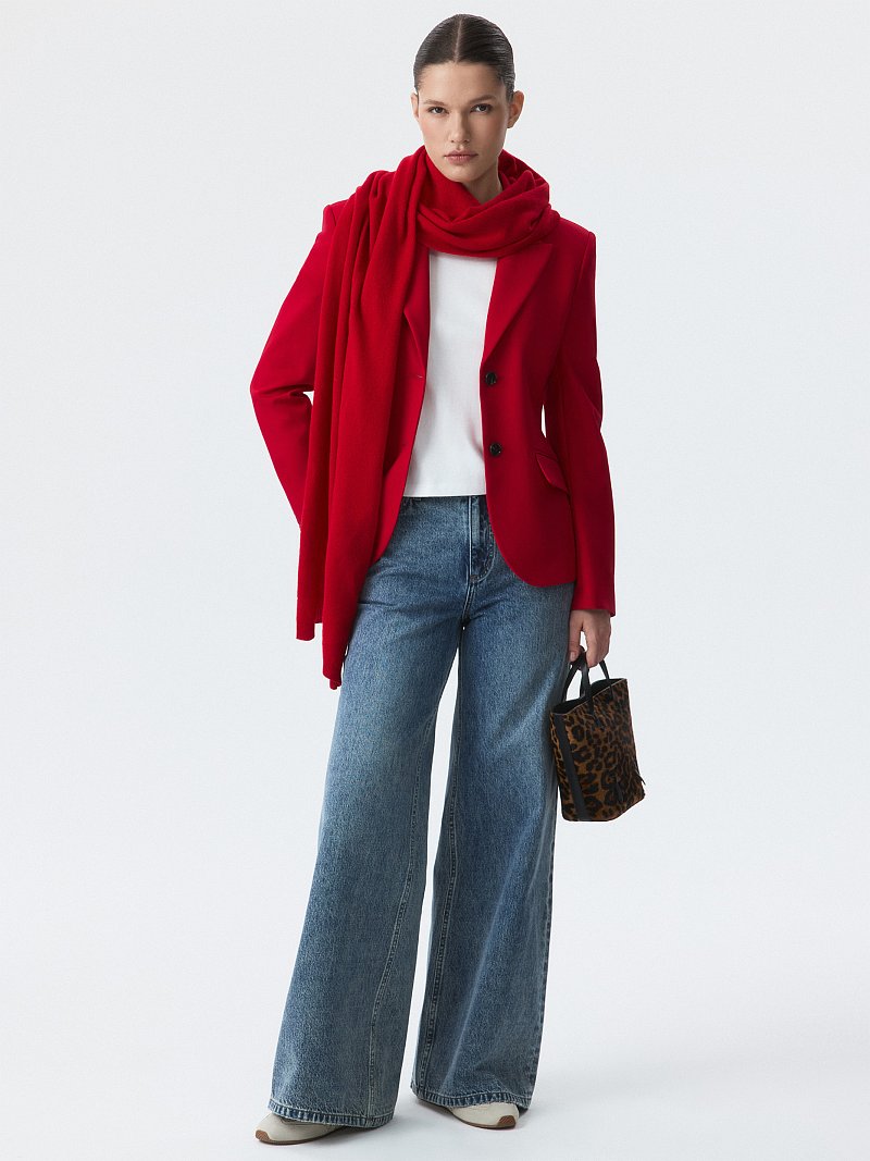 Приталенный жакет из вискозы