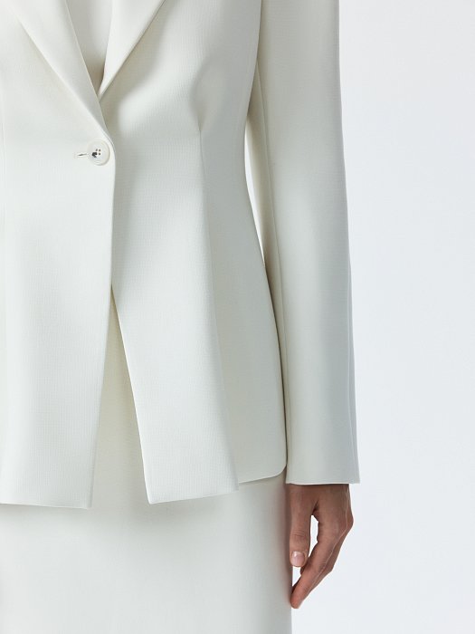 Приталенный жакет с защипами: фото №4