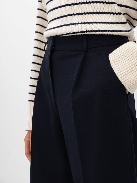 Укороченные прямые брюки: фото №3