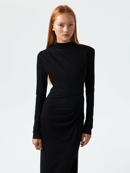 Трикотажное платье с разрезом: фото №2