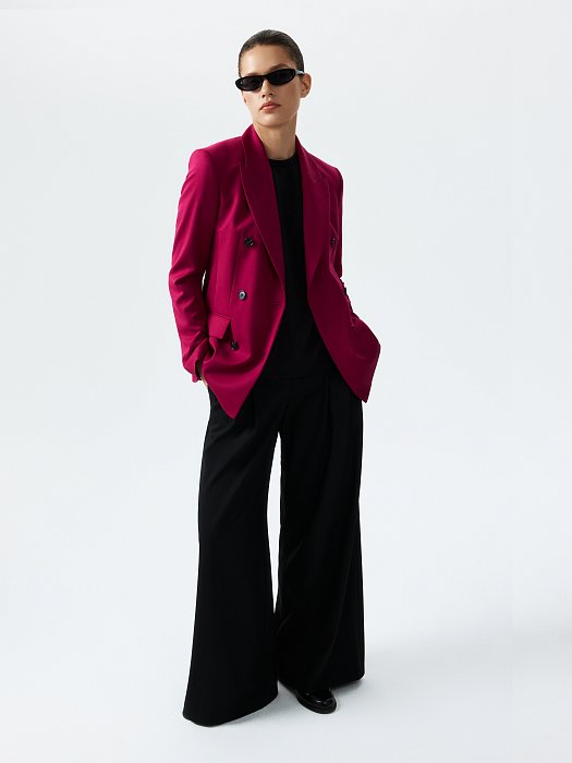 Приталенный двубортный жакет: фото №2