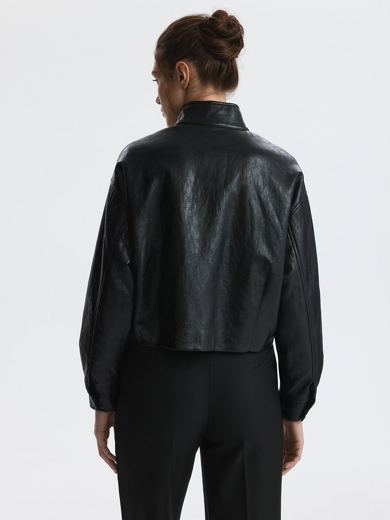 Утепленная куртка из экокожи