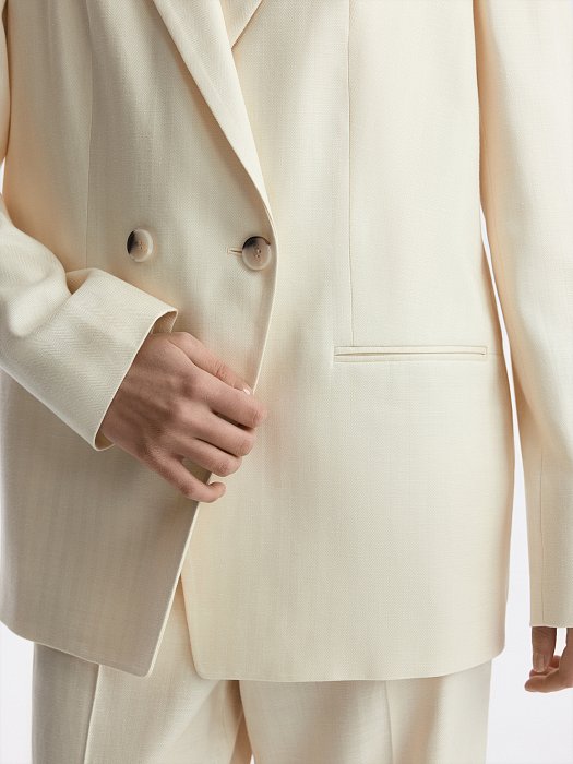 Двубортный жакет из тенселя и льна: фото №5