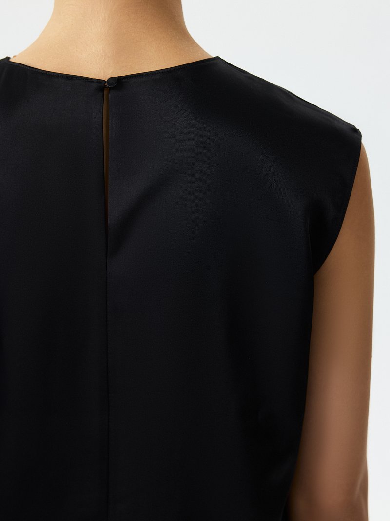 Топ из атласной ткани