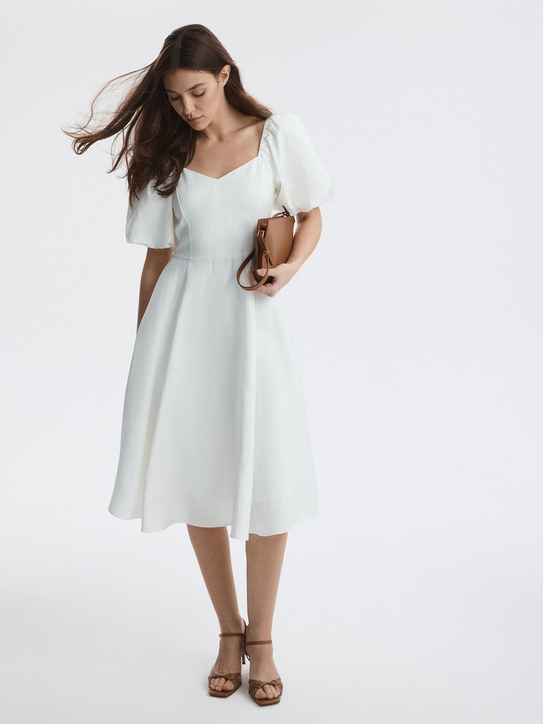 Расклешенное платье со льном: фото №1