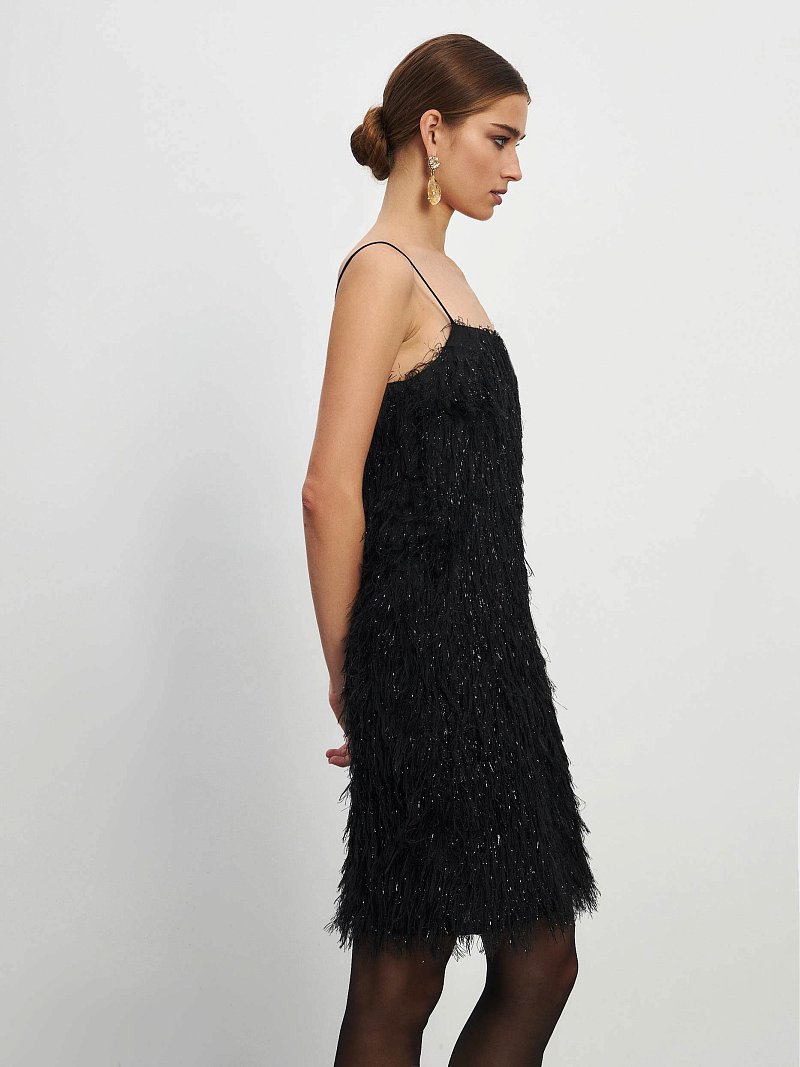 Платье на бретелях из фактурной ткани