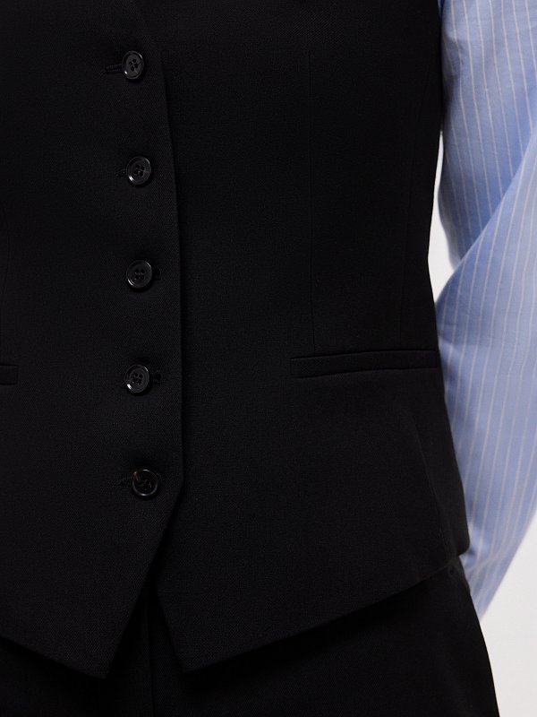 Однобортный жилет на пуговицах