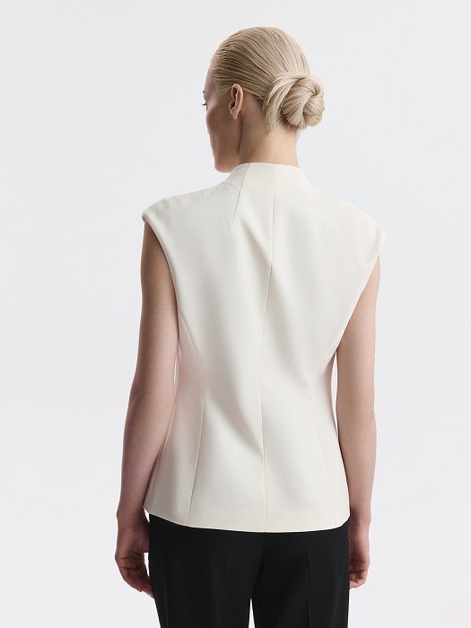 Приталенный жилет со стойкой: фото №5