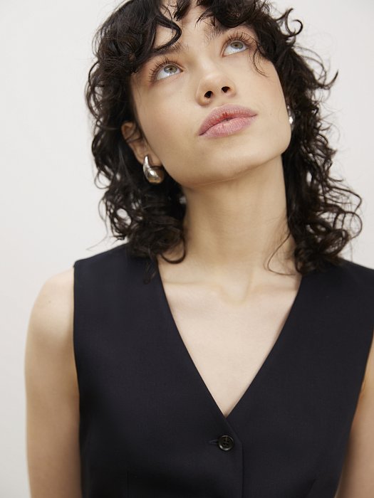 Жилет приталенный: фото №5