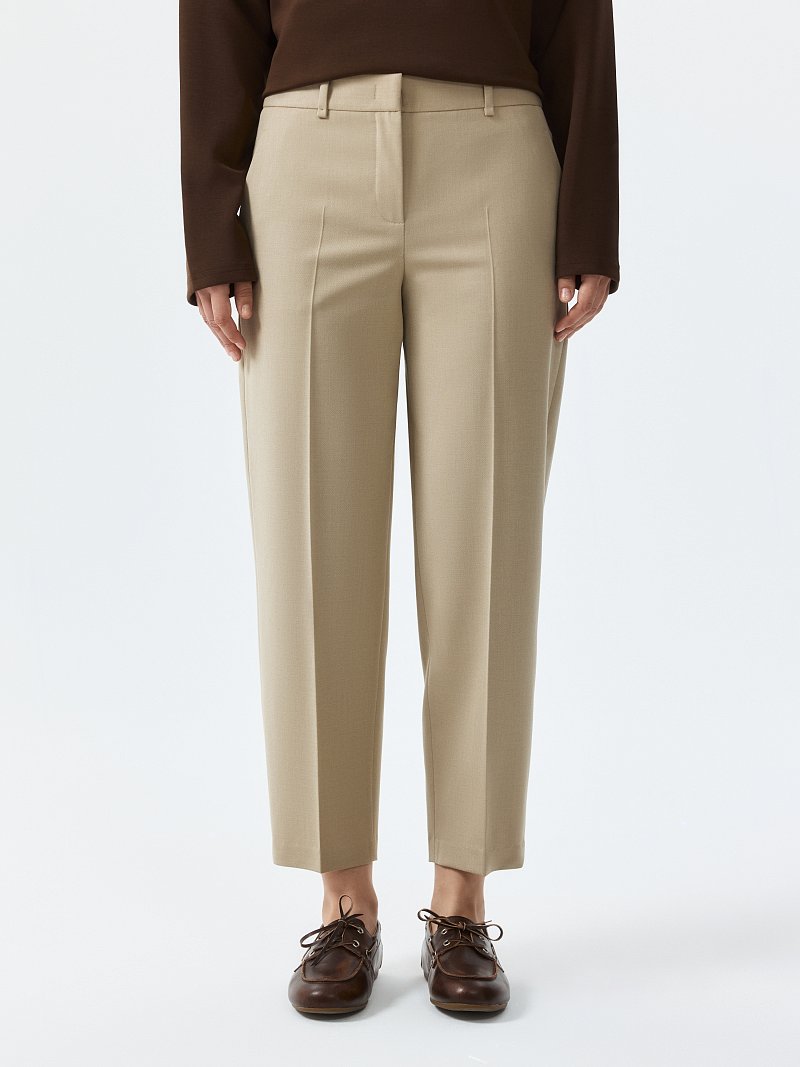 Зауженные брюки из переработанного материала