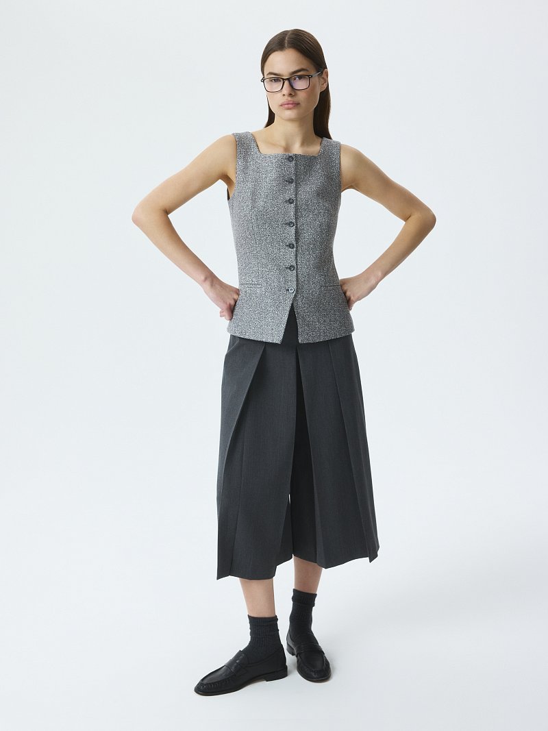 Жилет с квадратным вырезом