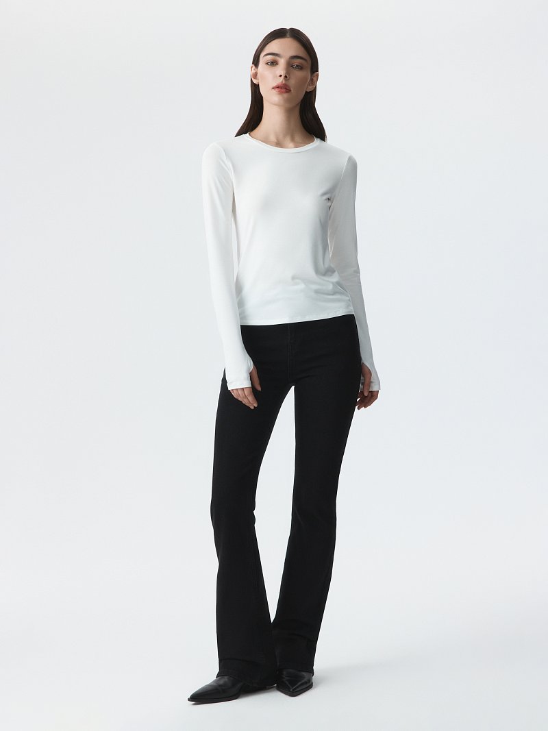 Облегающий лонгслив с вырезом для пальца