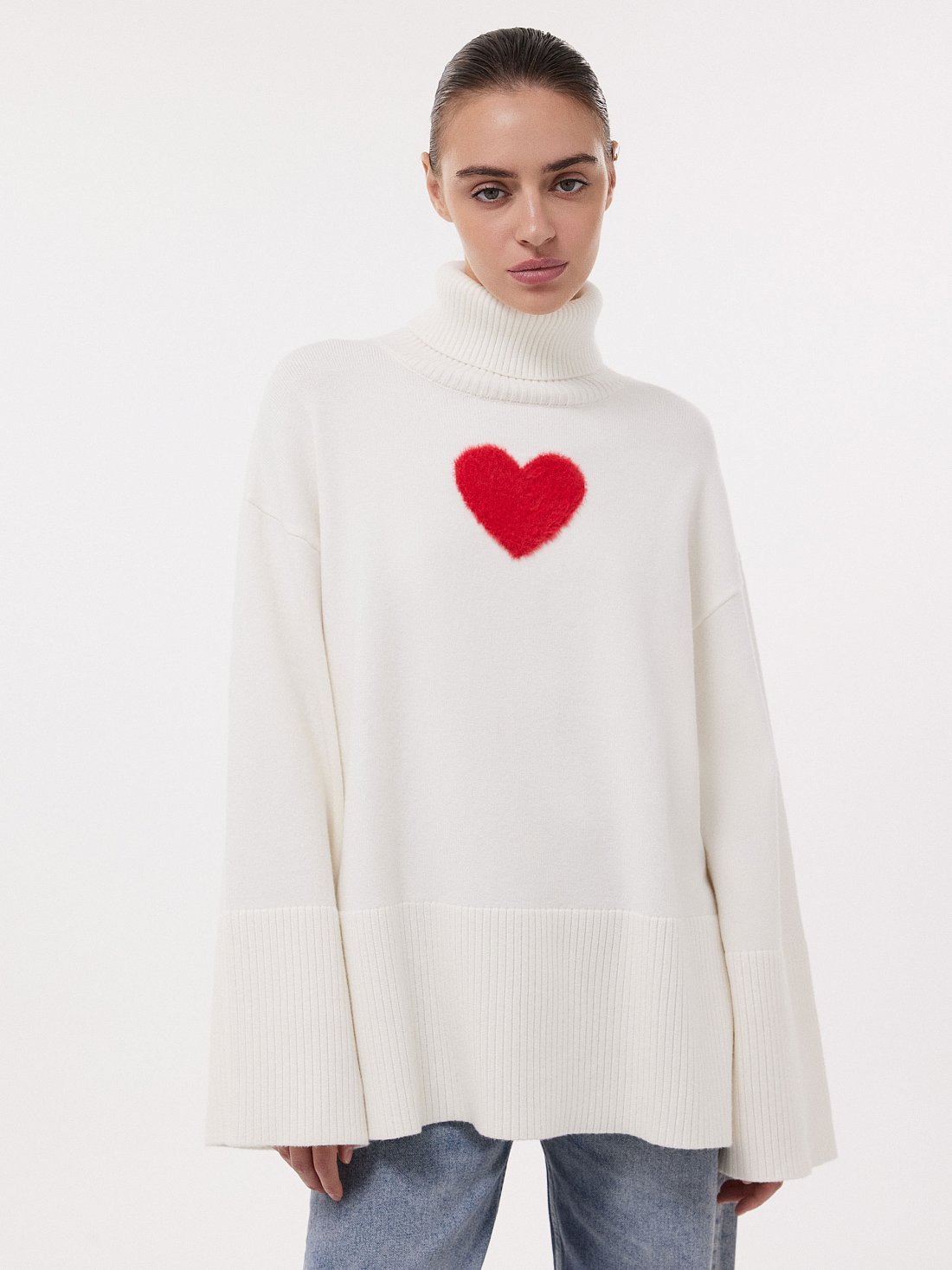 Свитер с сердечком: фото №1