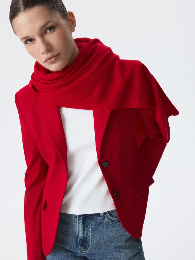 Приталенный жакет из вискозы