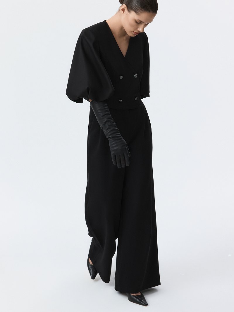 Укороченный жакет с объемными рукавами