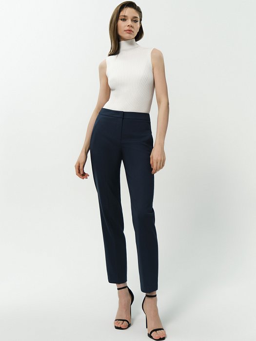 Зауженные брюки со стрелками: фото №3