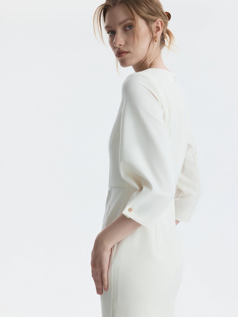 Платье с рукавами 3/4