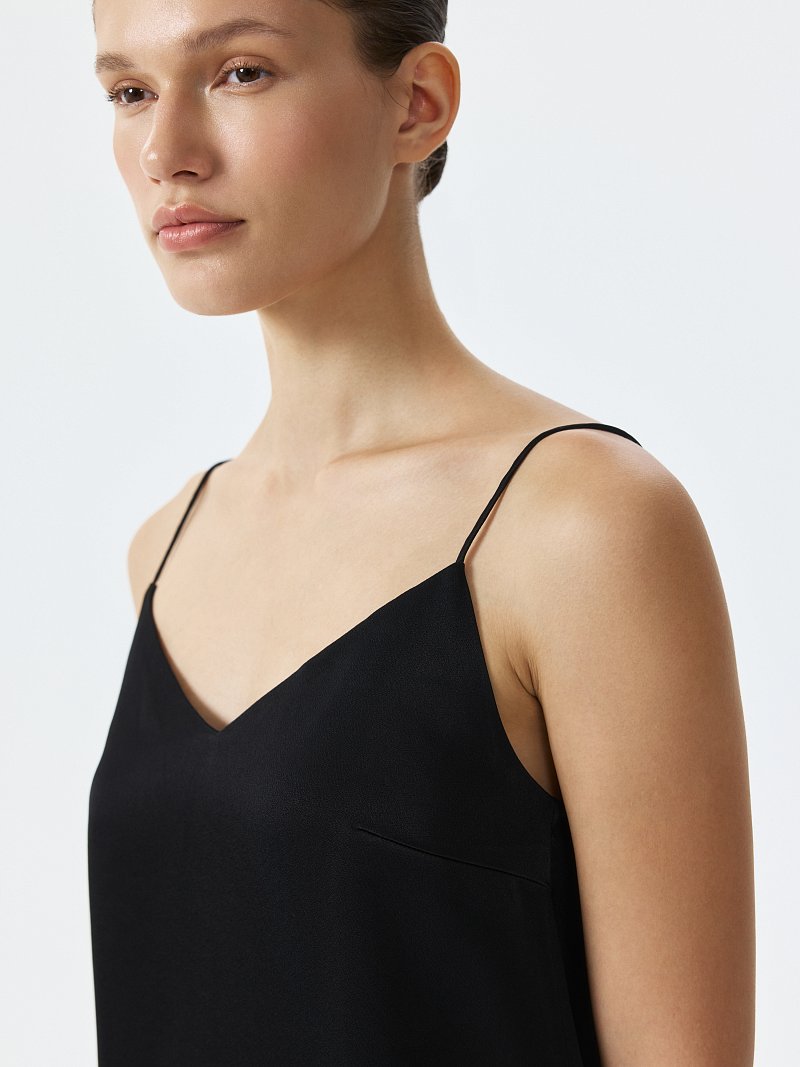 Атласный топ в бельевом стиле