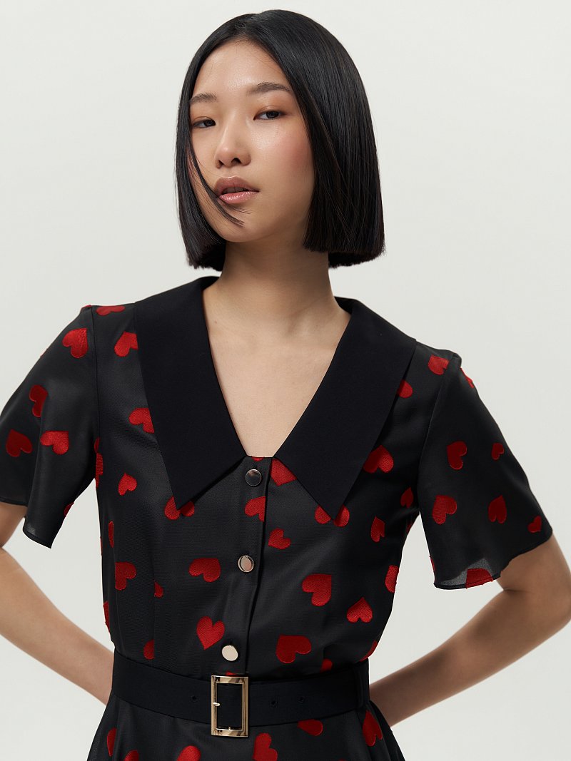 Платье с поясом